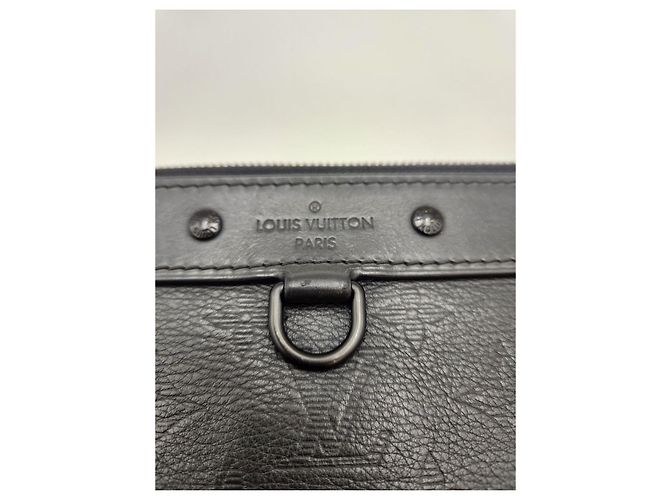 Louis Vuitton Pochette Discovery GM Monogram Shadow Marron - vue 11