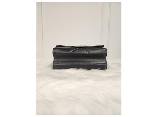 Louis Vuitton Quilted Twist MM Bianco - vista 13