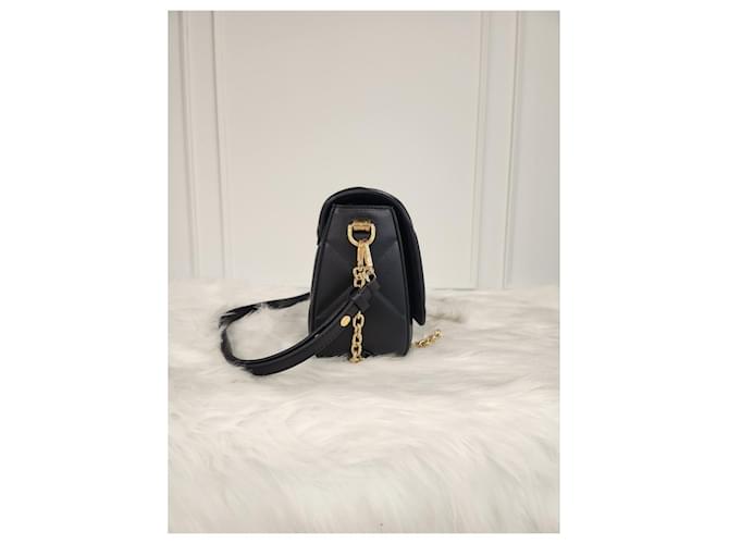 Louis Vuitton Quilted Twist MM Bianco - vista 3