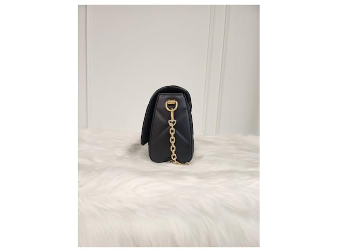 Louis Vuitton Quilted Twist MM Bianco - vista 5