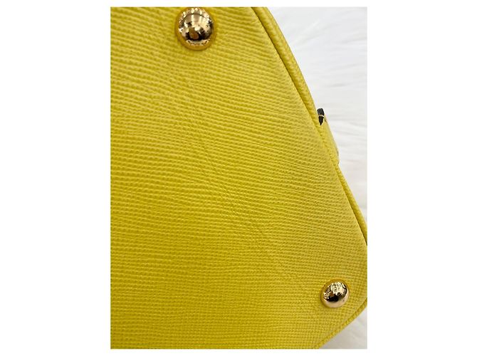 Prada Borsa Tote e a Spalla Baldini in Saffiano D'oro - vista 17