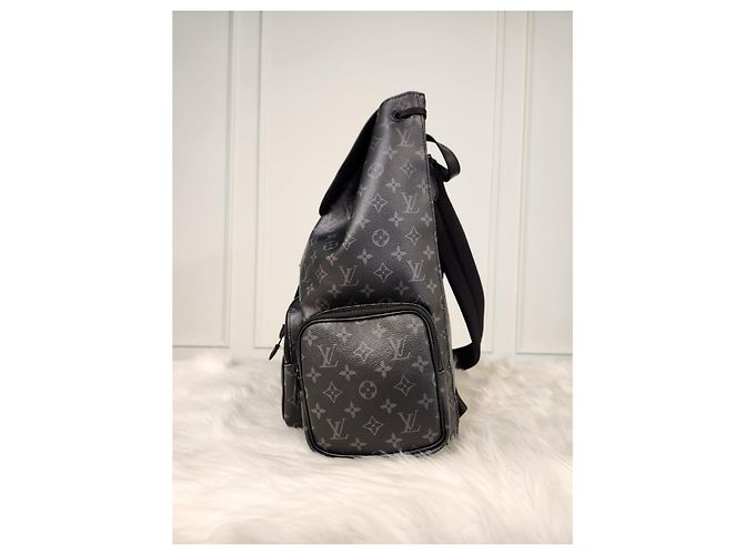 Louis Vuitton Trio Backpack Condition Black - view 4