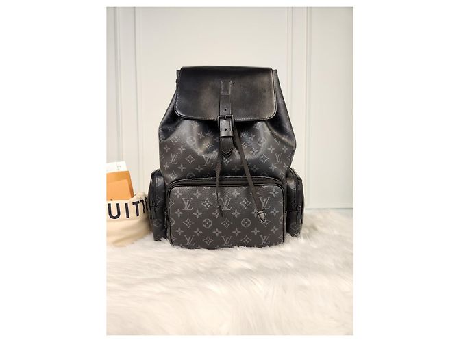 Louis Vuitton Trio Backpack Condition Black - view 6