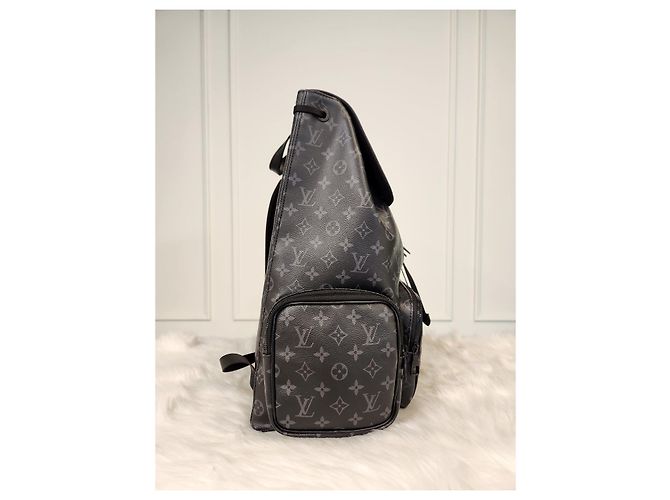Louis Vuitton Trio Backpack Condition Black - view 8