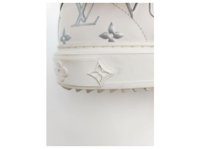 Louis Vuitton Baskets Timeout État Multicolore - vue 14