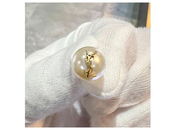 Saint Laurent Boucles d'oreilles en perles avec logo YSL or crème - vue 3