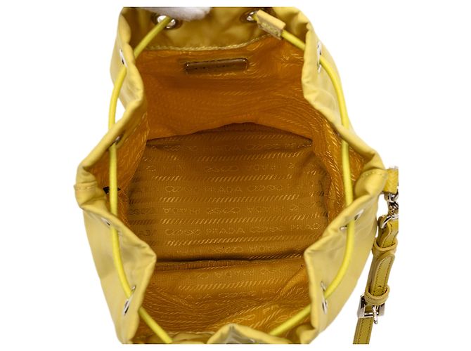 Bolso de muñeca con cordón de tessuto amarillo Prada - vista 4