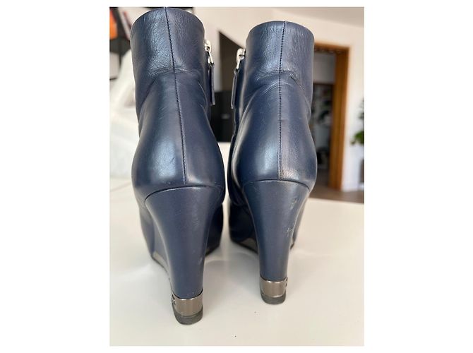 Stivaletti con zeppa in pelle blu navy Chanel Blu scuro - vista 2