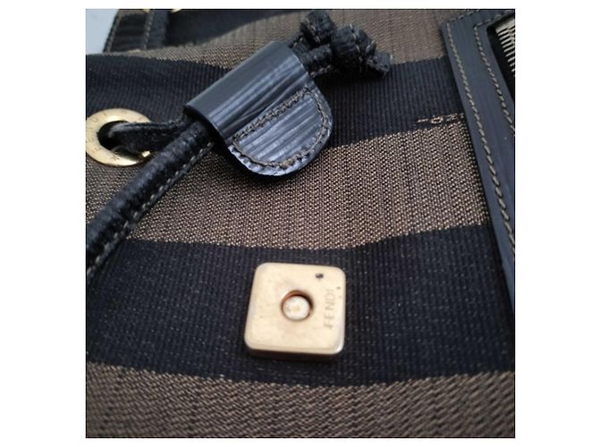 Fendi Pequin Rucksack aus braunem Leder und Canvas - Ansicht 8