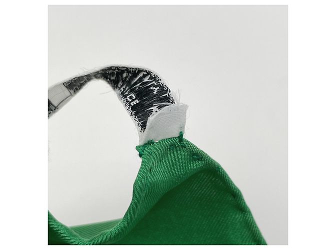 Silk In Bufanda de seda Hermès ETRIERS patrón armadura y arnés Multicolor Verde - vista 4