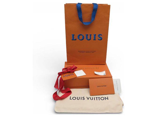NEUER RUCKSACK LOUIS VUITTON TINY MONOGRAM EMPREINTE LEDER M80596 Schwarz - Ansicht 15