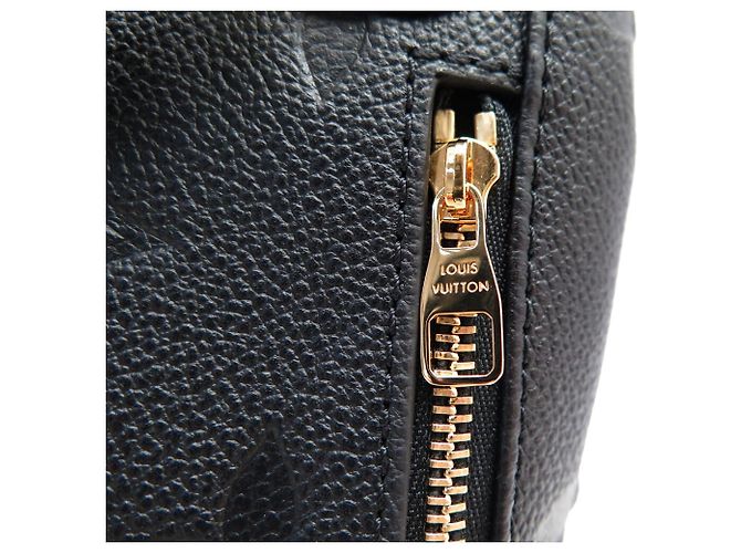 NEUER RUCKSACK LOUIS VUITTON TINY MONOGRAM EMPREINTE LEDER M80596 Schwarz - Ansicht 9