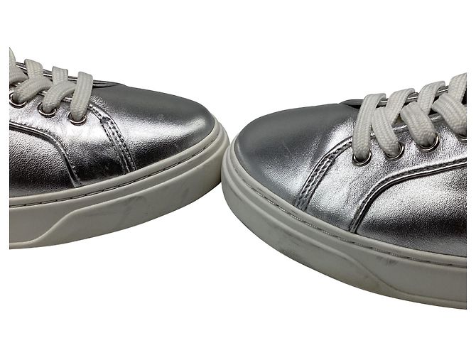 Sneakers Mule Skater Stuart Weitzman in Pelle Argento - vista 10