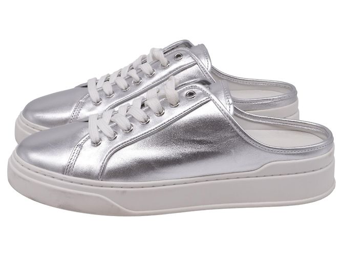 Sneakers Mule Skater Stuart Weitzman in Pelle Argento - vista 4