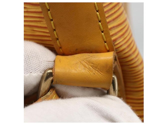 Louis Vuitton Noe Epi Leather Large Giallo - vista 6