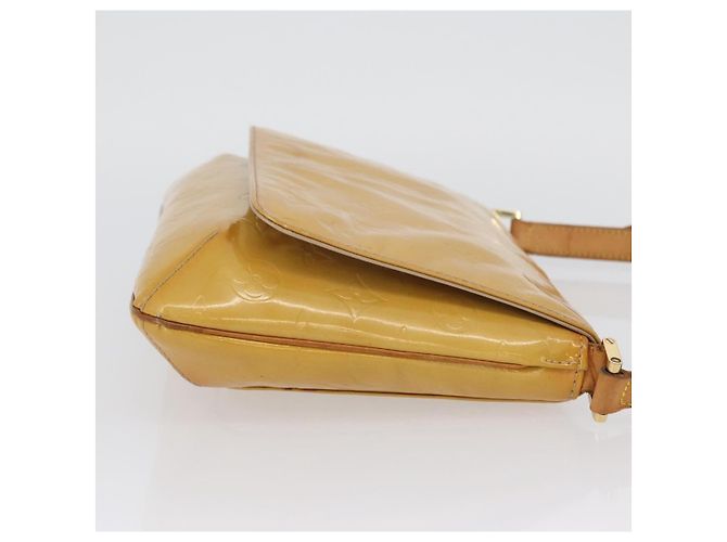 Louis Vuitton Thompson Street Monogram Vernis Medium Beige - vista 3