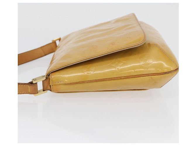 Louis Vuitton Thompson Street Monogram Vernis Medium Beige - vista 4