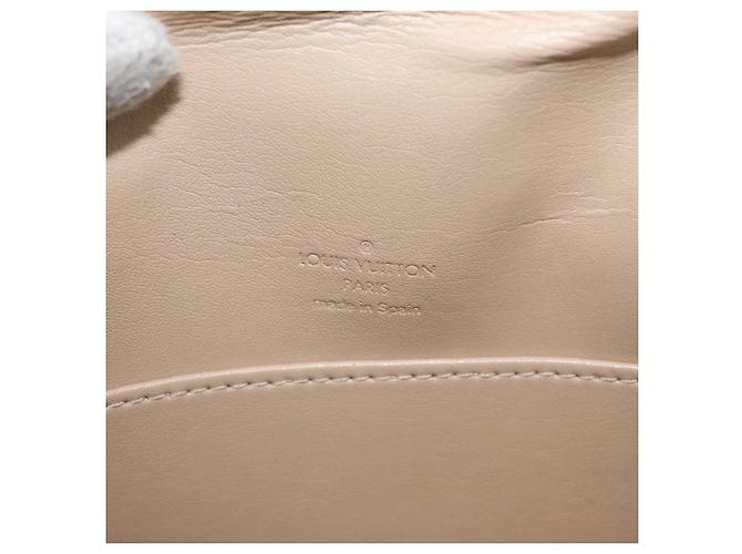 Louis Vuitton Thompson Street Monogram Vernis Medium Beige - vista 6