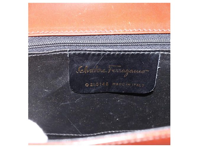 Borsa a Spalla Gancini in Pelle Marrone Oro Salvatore Ferragamo Auth LNZ377 D'oro - vista 12