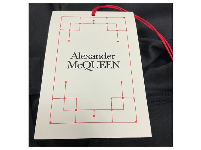 Schwarzes Seidensatin Abendkleid von Alexander McQueen - Ansicht 6