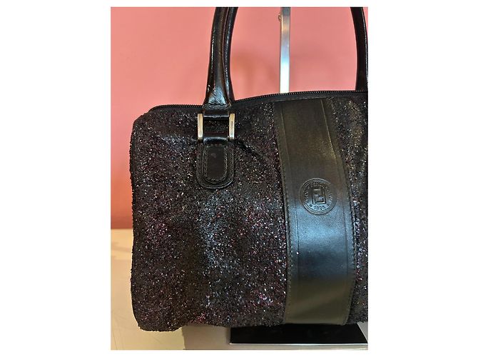 Fendi Boston in nero con un tocco di brillantezza viola Viola scuro - vista 2