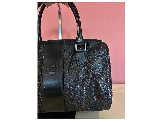 Fendi Boston in nero con un tocco di brillantezza viola Viola scuro - vista 3