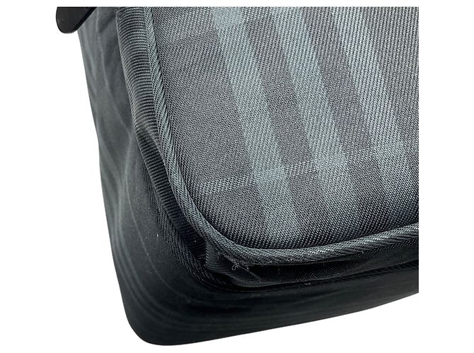 Borsa per scarpe da golf Burberry Classic Nova Check in nero / grigio - vista 9