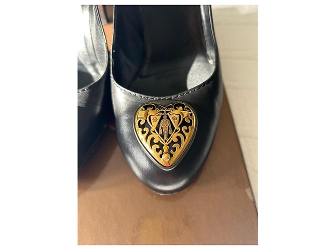 Décolleté neri Gucci con decorazione a forma di cuore dorato Nero - vista 2
