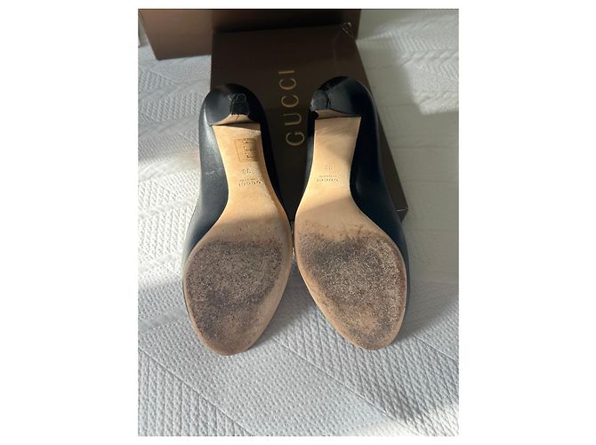 Décolleté neri Gucci con decorazione a forma di cuore dorato Nero - vista 5