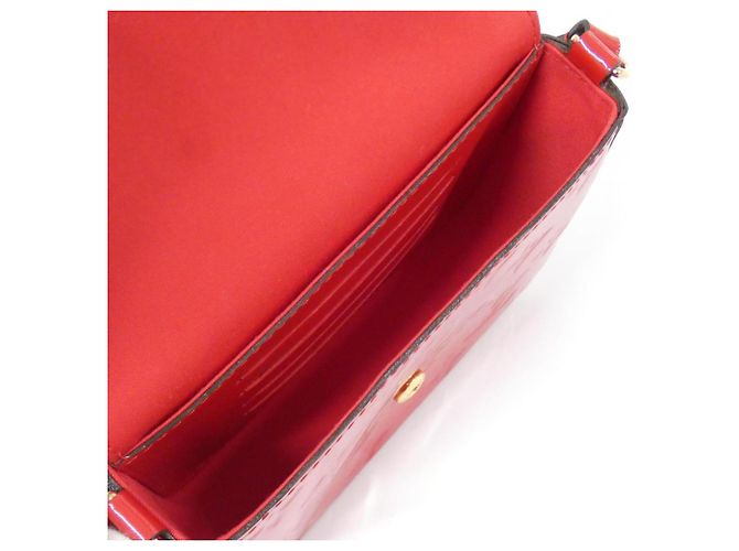 Borsa a Spalla Lucy Vernis Louis Vuitton Rosso Fuschia - vista 8