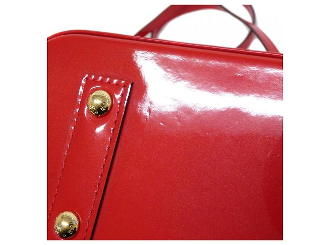 Borsa Alma BB in vernice Louis Vuitton Rosso Fuschia - vista 3