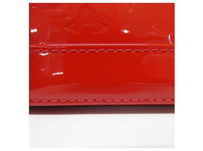 Borsa Alma BB in vernice Louis Vuitton Rosso Fuschia - vista 5