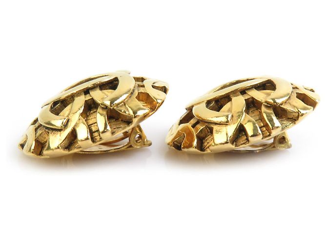Orecchini a clip in metallo dorato Chanel Coco Mark D'oro - vista 3