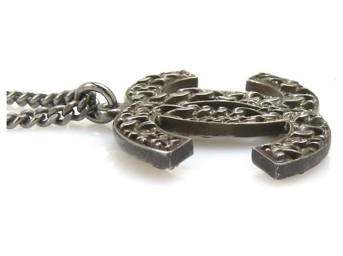 Collana in metallo gunmetal con il logo Coco di Chanel Metallico - vista 2