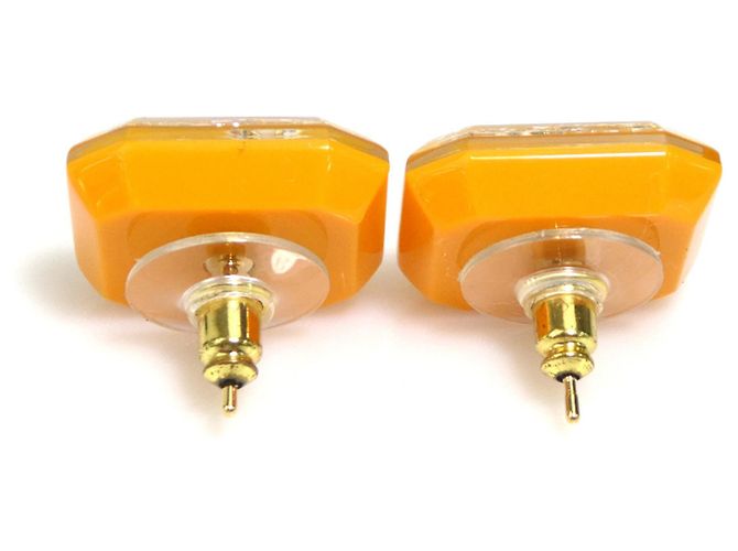 Orecchini in resina dorata e metallo Chanel D'oro Giallo - vista 4