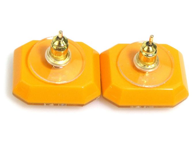 Orecchini in resina dorata e metallo Chanel D'oro Giallo - vista 5