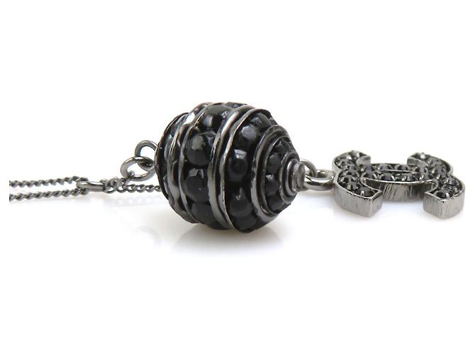 Collana da donna Chanel in nero e gunmetal Metallico - vista 2
