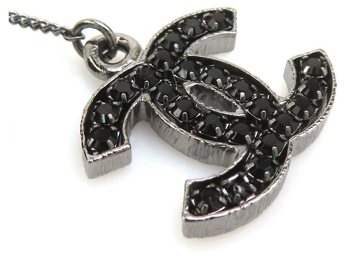 Collana da donna Chanel in nero e gunmetal Metallico - vista 3