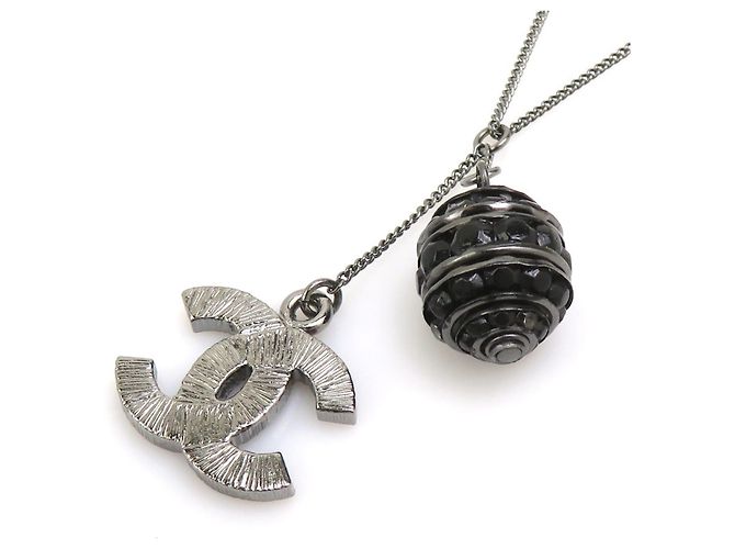 Collana da donna Chanel in nero e gunmetal Metallico - vista 5