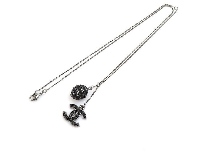 Collana da donna Chanel in nero e gunmetal Metallico - vista 9