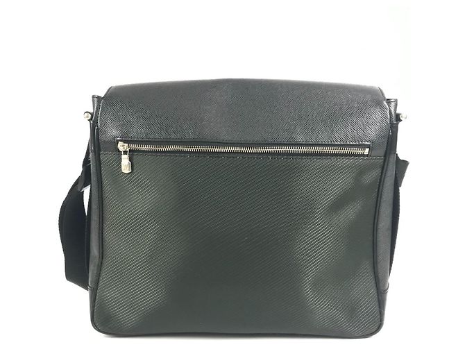 Bolso Victor Taiga Louis Vuitton Negro Caqui - vista 2