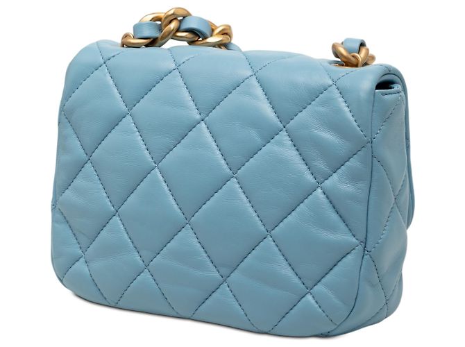 Chanel Mini Blau aus Lammleder mit Lackkette Hellblau - Ansicht 2