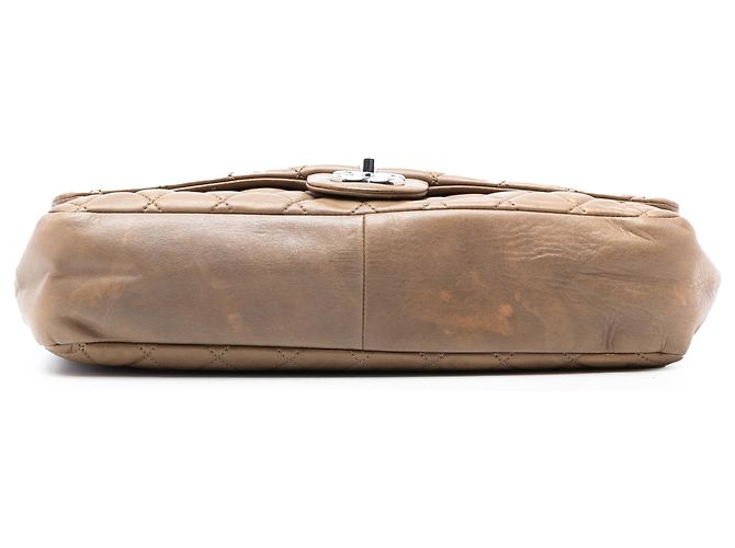 Chanel Marrón Jumbo Acolchado de Cordero Coco Rain Flap Castaño Caqui - vista 3