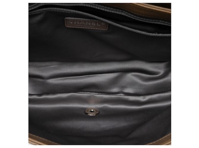 Chanel Marrón Jumbo Acolchado de Cordero Coco Rain Flap Castaño Caqui - vista 4