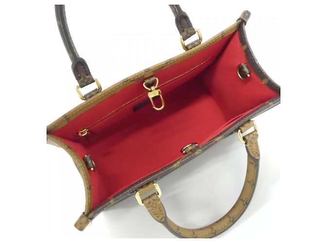 Borsa OnTheGo PM Monogram Gigante Louis Vuitton Marrone - vista 6