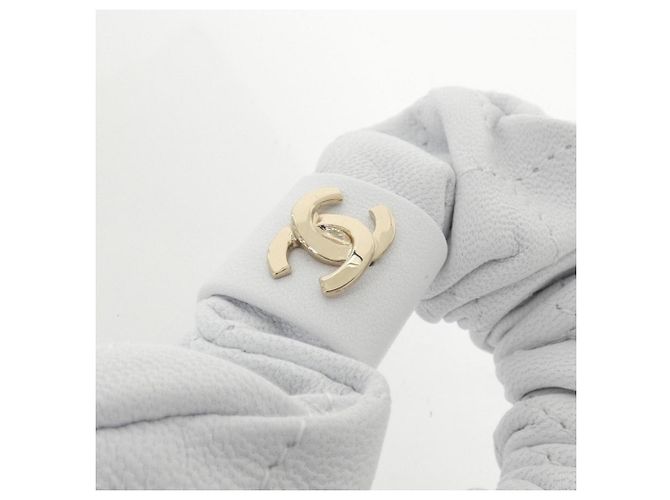 Chanel AA7926 Leder-Haargummi in Weiß - Ansicht 4