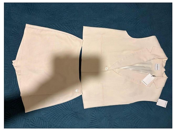Conjunto de saia-short e blazer sem mangas bege da Claudie Pierlot - vista 2