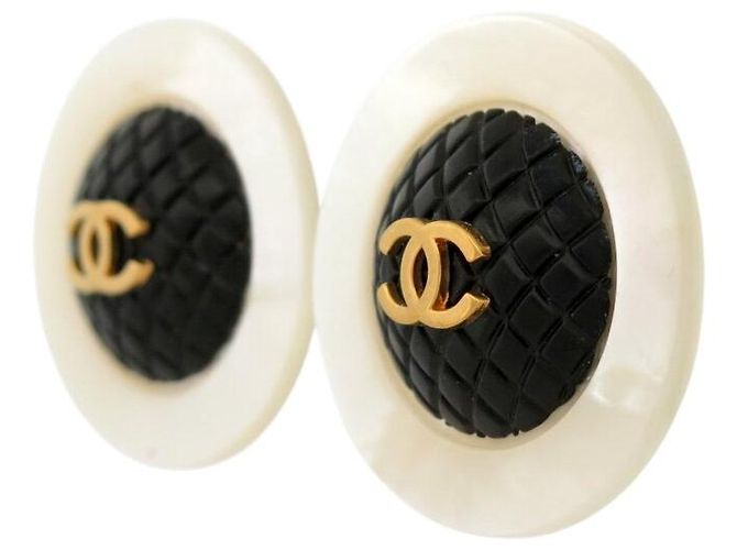 ORECCHINI VINTAGE CHANEL PUCE ROTONDI LOGO CC 1960 1965 PERLA D'oro - vista 2