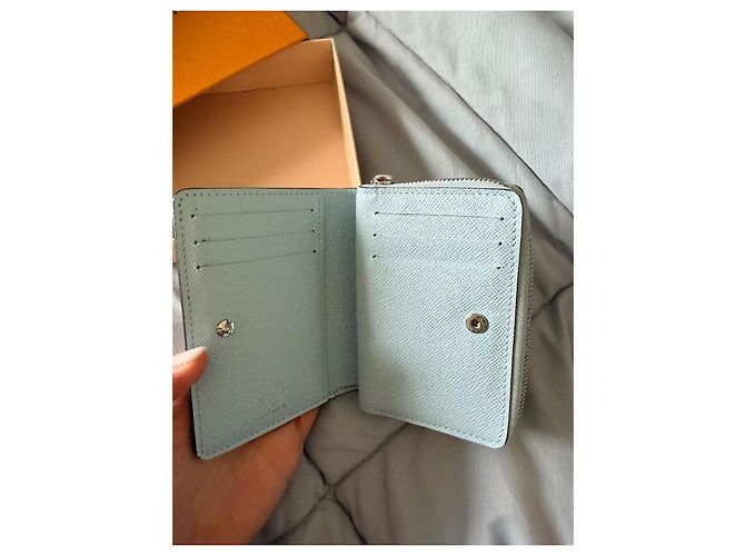 Louis Vuitton Lou Geldbörse Türkis Leder - Ansicht 7