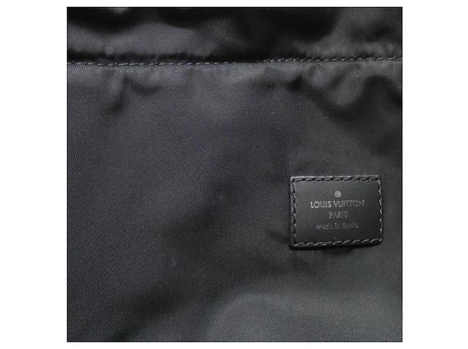 Bolso de mano Louis Vuitton Monogram Eclipse Cabas Light Negro - vista 5